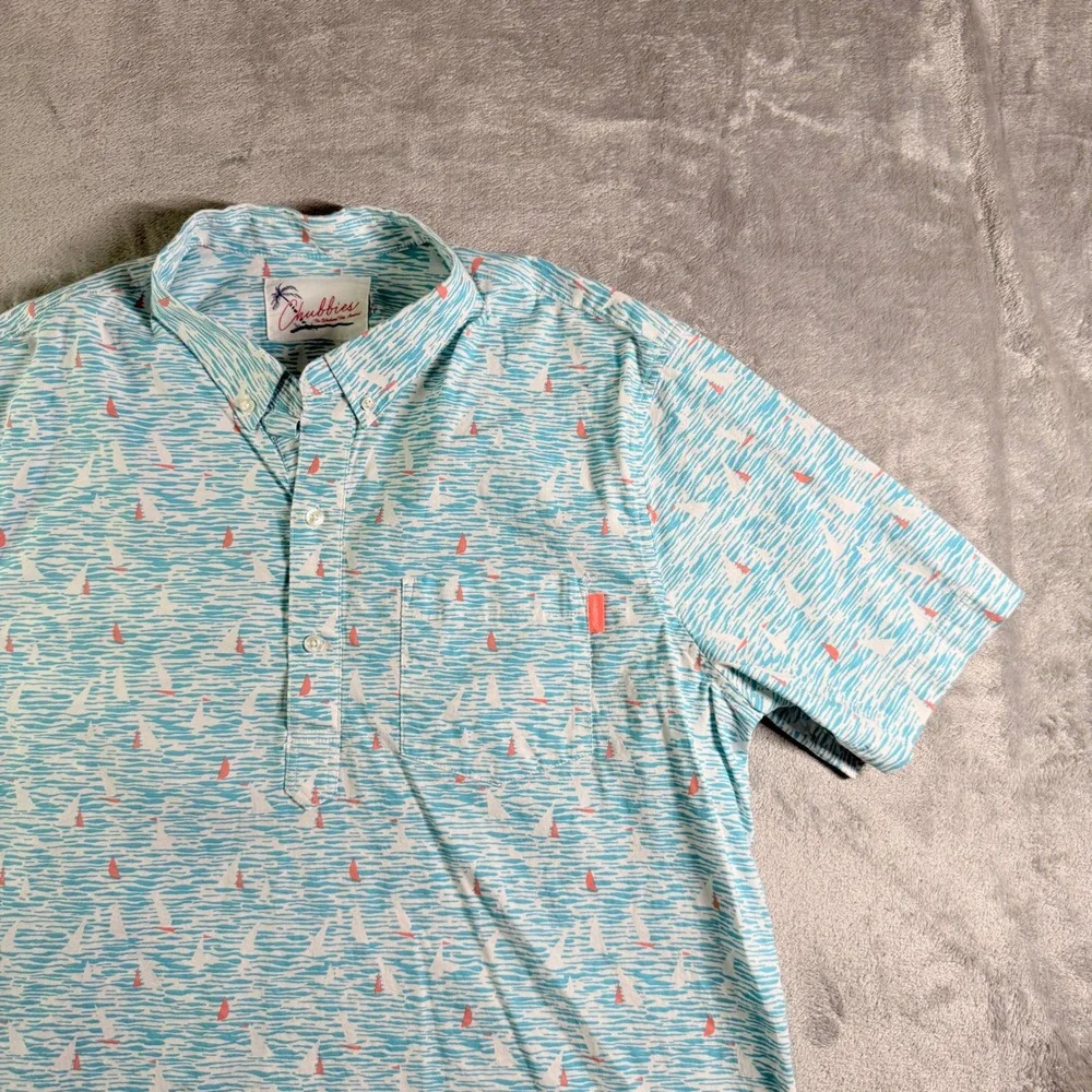 Chubbies Short Sleeve Button Up Shirt Sailboat Wave Print Mens Large (read) - Picture 1 of 10